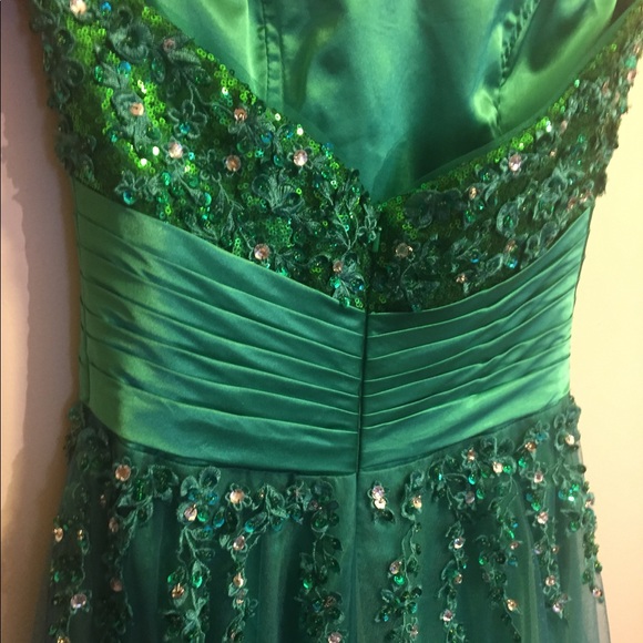 Prom Dress - Picture 4 of 8